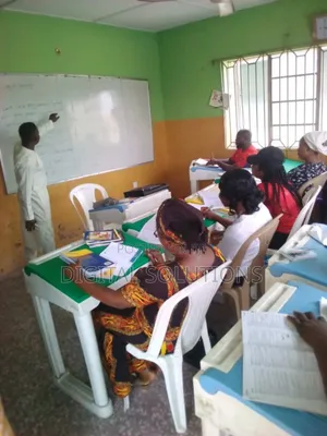 Call Private Online Teacher for English Language, Maths and Literature