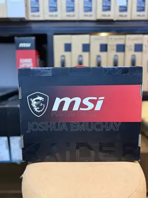 New Laptop MSI Raider 18 HX AI A2XW 32GB Intel Core Ultra 9 SSD 1T