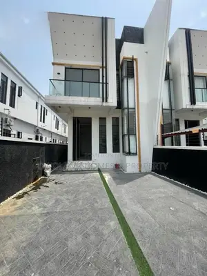 4bdrm Duplex in Ikota Estate for rent