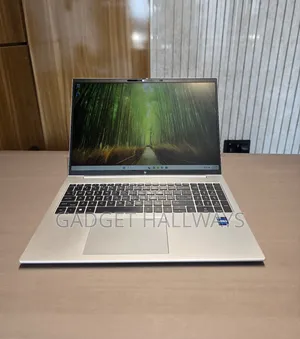 Laptop HP EliteBook 860 G10 16GB Intel Core i7 SSD 512GB