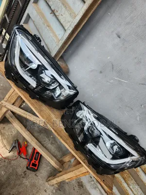 Glc300 2021 Set of Headlight