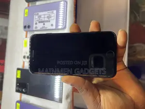 Apple iPhone 7 32 GB Black
