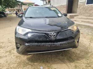Toyota RAV4 XLE AWD (2.5L 4cyl 6A) 2016 Black