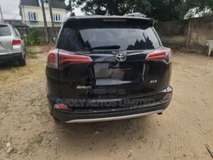 Toyota RAV4 XLE AWD (2.5L 4cyl 6A) 2016 Black