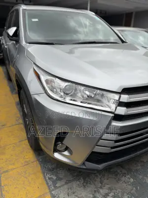 Toyota Highlander XLE 4x2 V6 (3.5L 6cyl 8A) 2018 Silver