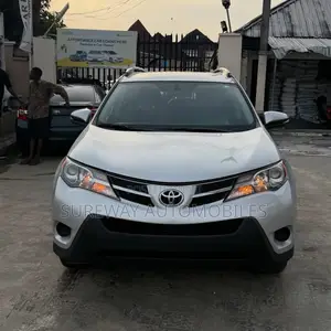 Toyota RAV4 LE 4dr SUV AWD (2.5L 4cyl 6A) 2015 Silver