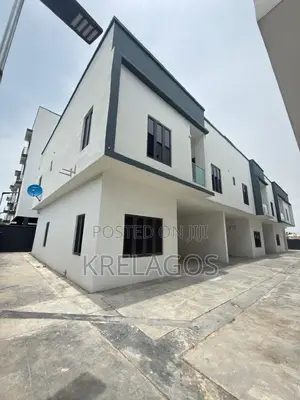 4bdrm Duplex in Orchid, Chevron for sale