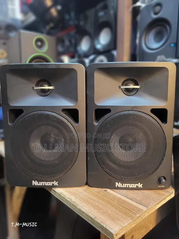 Numark N Wave 580l Numark アンプ内蔵 DJスピーカー LED N-Wave 580L