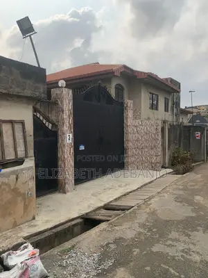 6bdrm Block of Flats in Oke-Ira / Ogba for sale