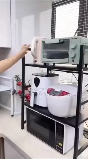 Expandable Microwave Stand
