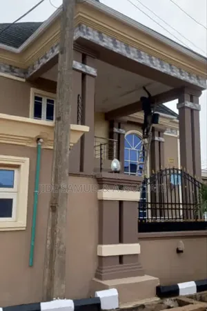 Furnished 5bdrm Duplex in Baruwa for sale