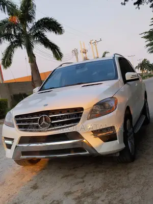 Mercedes-Benz M Class ML350 4MATIC 4dr SUV AWD (3.5L 6cyl 7A) 2015