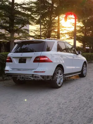 Mercedes-Benz M Class ML350 4MATIC 4dr SUV AWD (3.5L 6cyl 7A) 2015