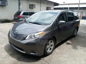 Toyota Sienna 2011 Gray