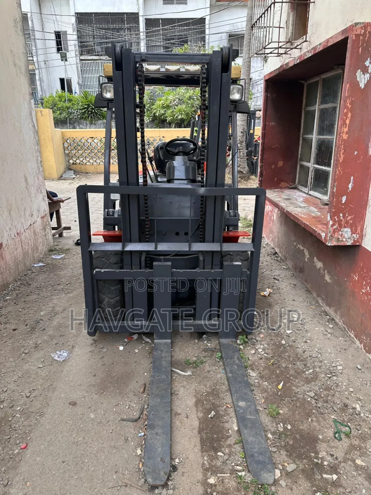 3 and 5 Tons Forklift for Rent