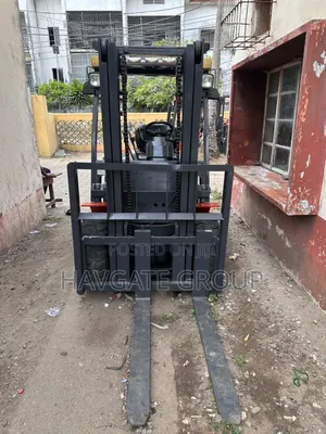 3 and 5 Tons Forklift for Rent