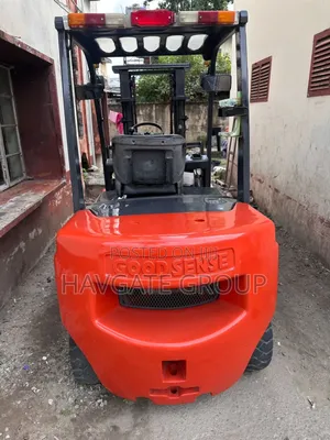 3 and 5 Tons Forklift for Rent