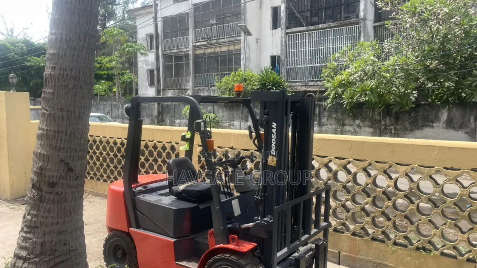 3 and 5 Tons Forklift for Rent