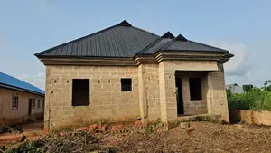 2bdrm Block of Flats in Benin City for sale