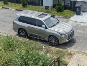 Lexus LX 2021 Gray