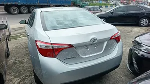 Toyota Corolla LE Premium 4dr Sedan (1.8L 4cyl CVT) 2016 Silver