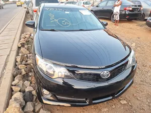 Toyota Camry SE 4dr Sedan (2.5L 4cyl 6A) 2014 Black