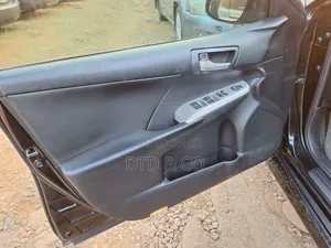 Toyota Camry SE 4dr Sedan (2.5L 4cyl 6A) 2014 Black
