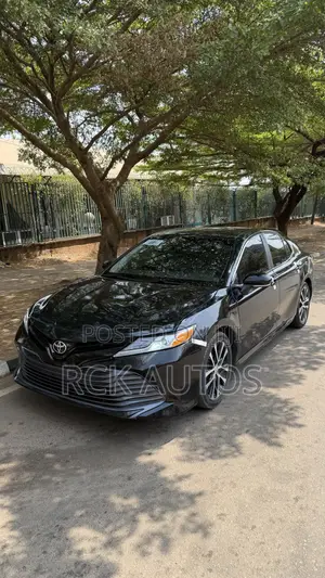 Toyota Camry LE FWD (2.5L 4cyl 8AM) 2018 Black