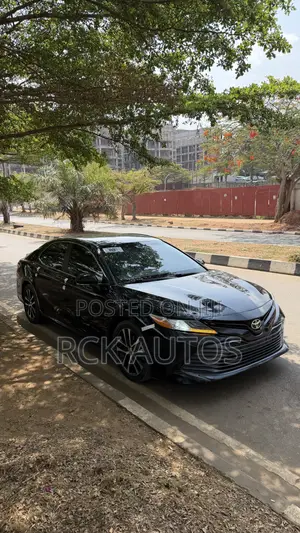 Toyota Camry LE FWD (2.5L 4cyl 8AM) 2018 Black