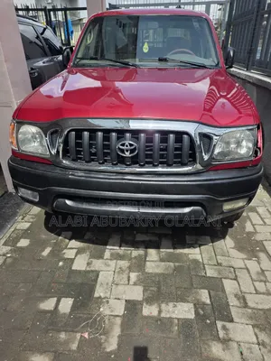 Toyota Tacoma 2000 Red
