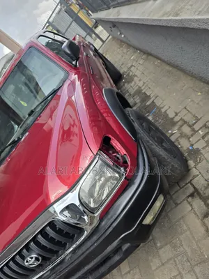 Toyota Tacoma 2000 Red