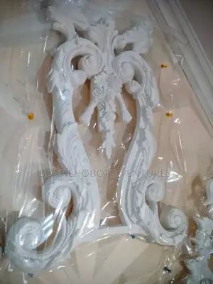 Wall And Ceiling Molding Ornaments