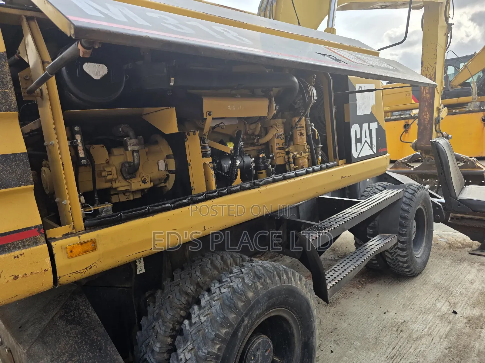 M318 Caterpillar Excavator