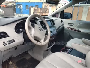 Toyota Sienna XLE 7 Passenger 2011 Black