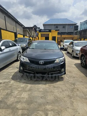 Toyota Camry SE 4dr Sedan (2.5L 4cyl 6A) 2014 Gray