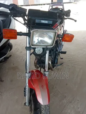 Yamaha 1982 Red