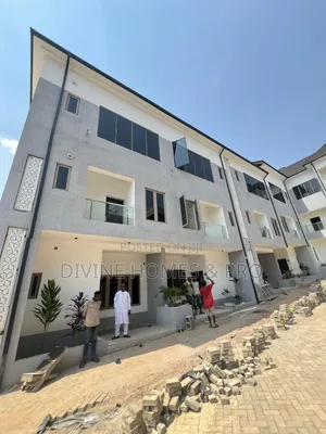 4bdrm Duplex in Guzape Abuja for rent
