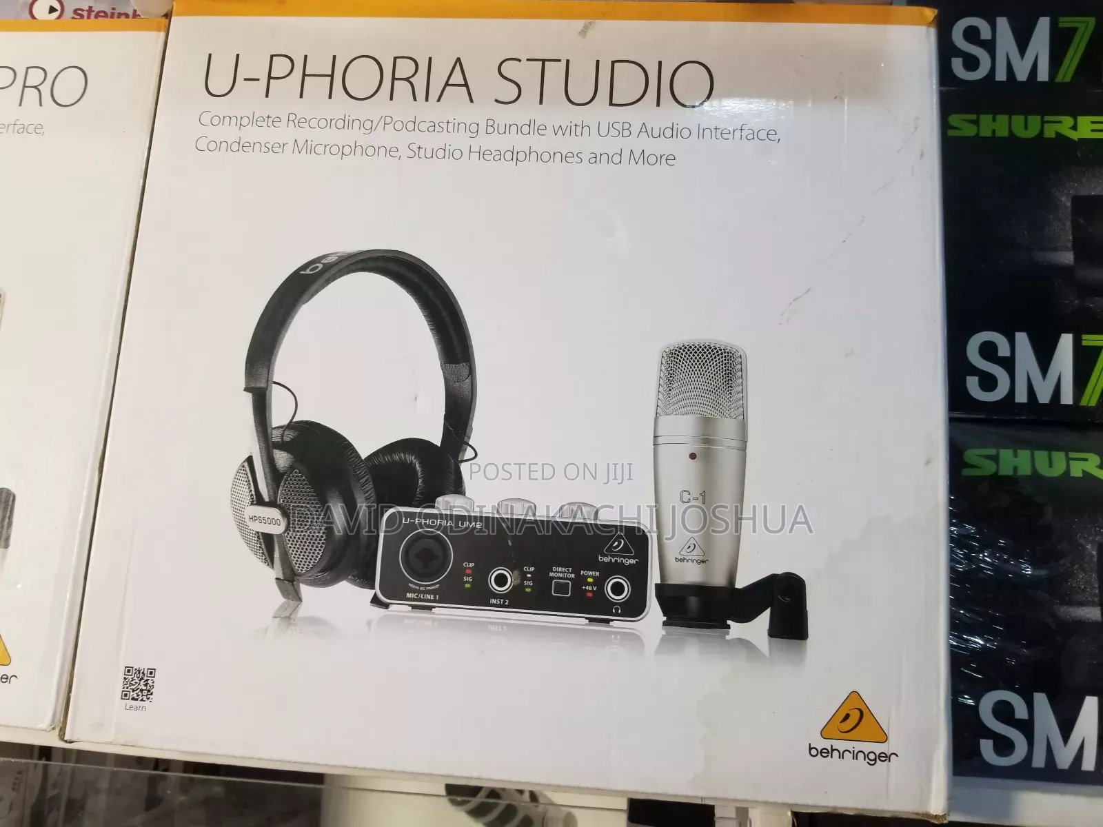 Behringer U-phoria Studio Recording/Podcasting Bundle.