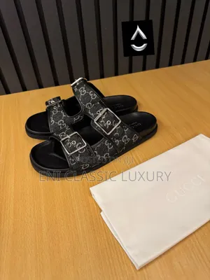 Gucci Luxury Men's Slippers Best Quality Well Banded Package