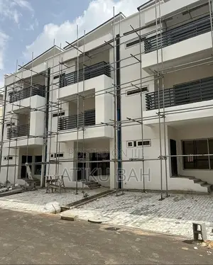 4bdrm Townhouse/Terrace in Life Camp for Sale