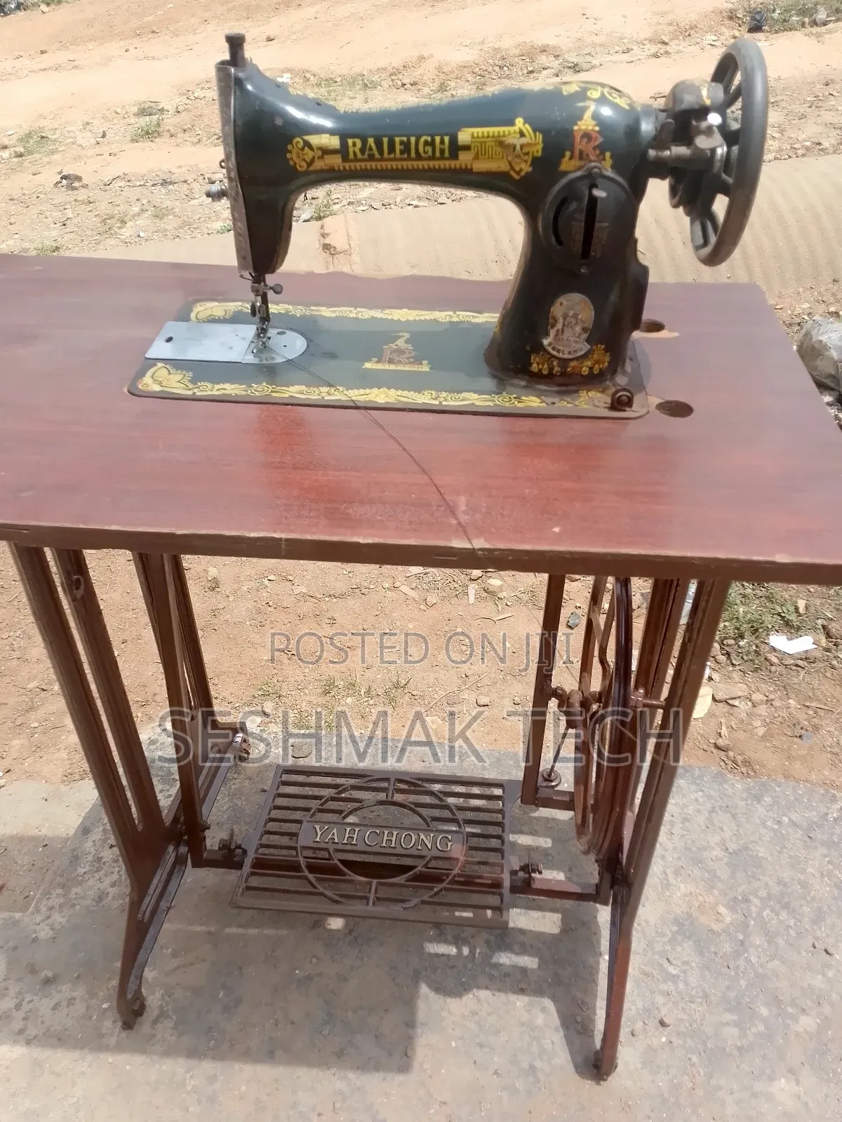 Manual Sewing Machine