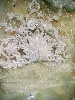 Wall and Ceiling Molding Ornaments