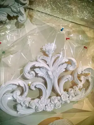 Wall and Ceiling Molding Ornaments