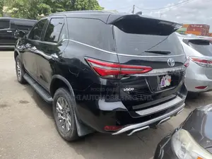 Toyota Fortuner 3.0 D Turbo AWD 2023 Black