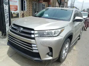 Toyota Highlander 2015 Gold