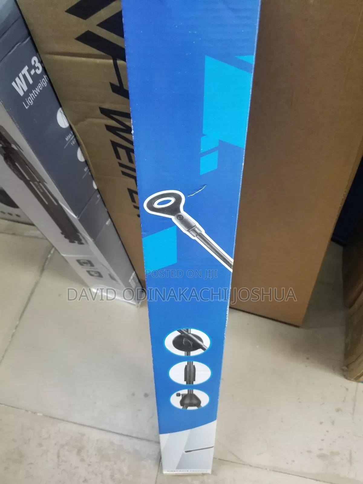 Weifeng Professional Microphone Stand.