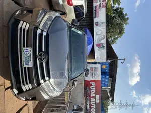 Toyota Highlander Limited Platinum 4x4 V6 (3.5L 6cyl 8A) 2018 Gray