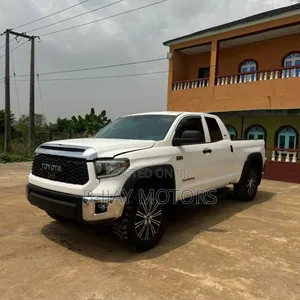 Toyota Tundra Limited 2021 White