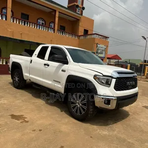 Toyota Tundra Limited 2021 White