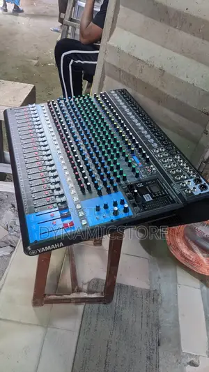 24 Channel Yamaha Music Mixer